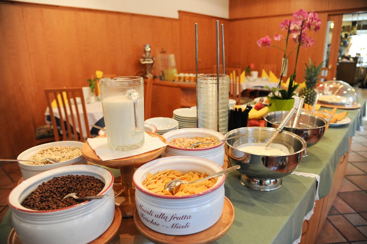 סילנדרו Hotel Pension Schweitzer מראה חיצוני תמונה