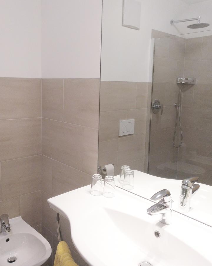 סילנדרו Hotel Pension Schweitzer מראה חיצוני תמונה